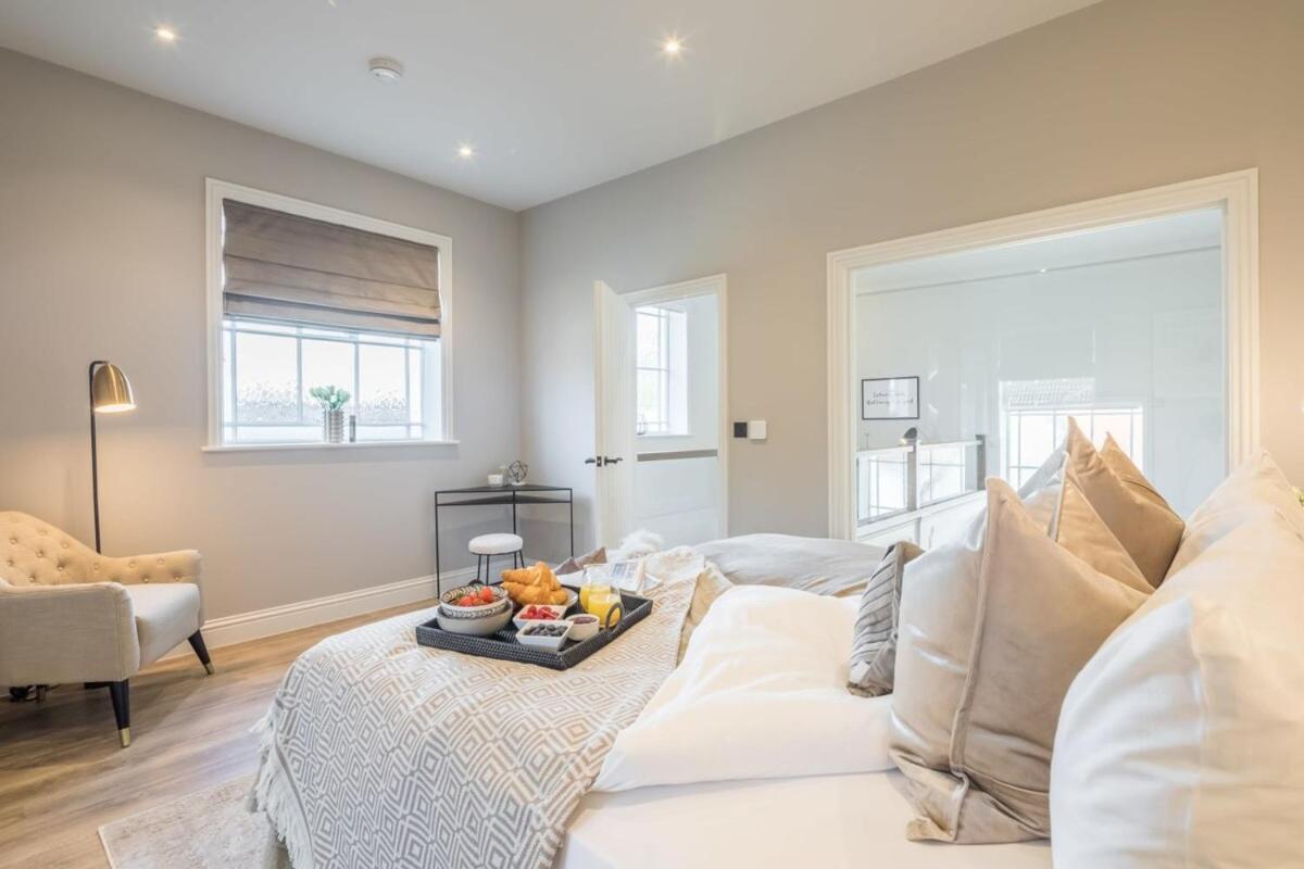 Deluxe Modern-themed 1 Bedroom Apartment - Housity