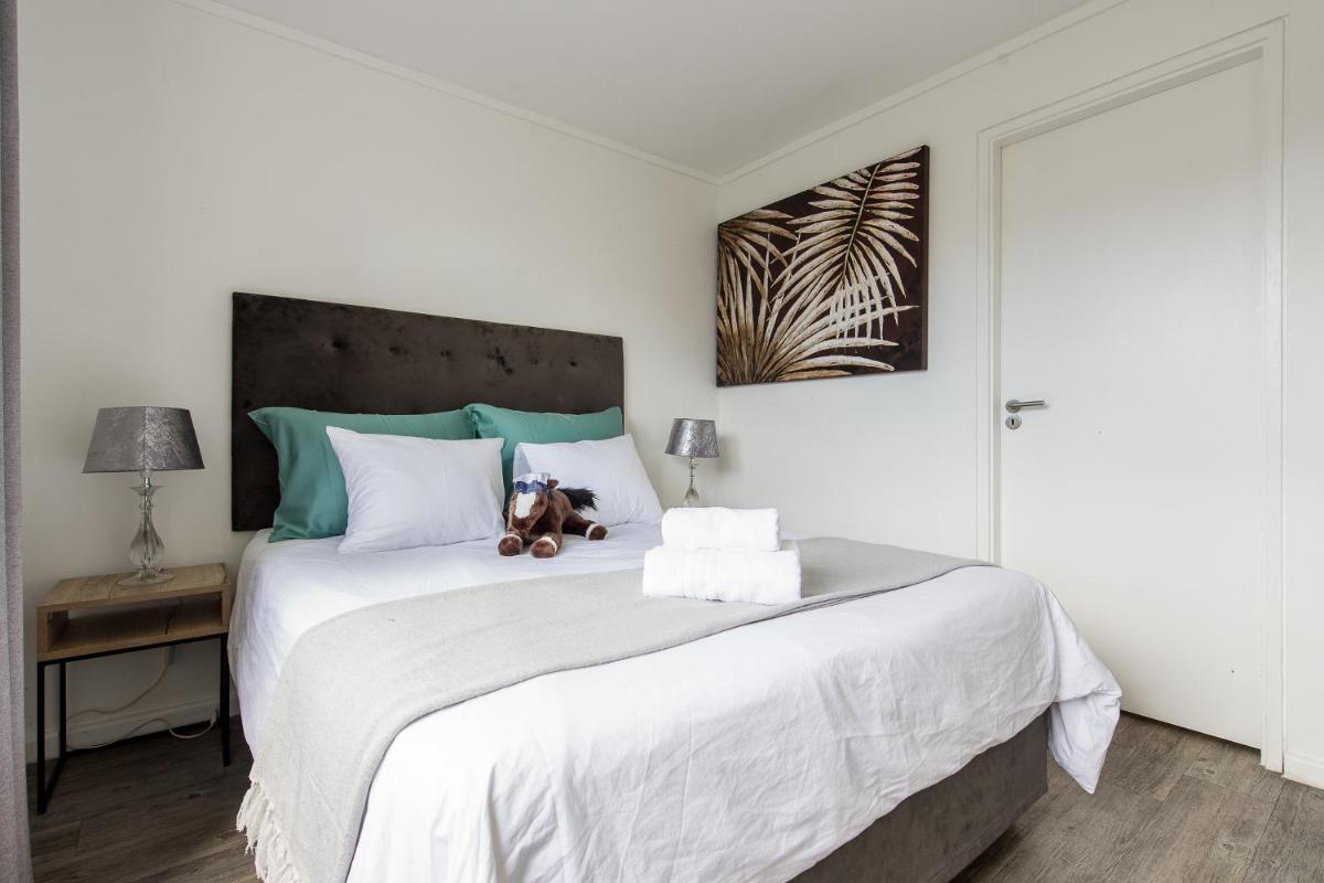 Modern 2 Bedroom Apartment CastleRock - Housity