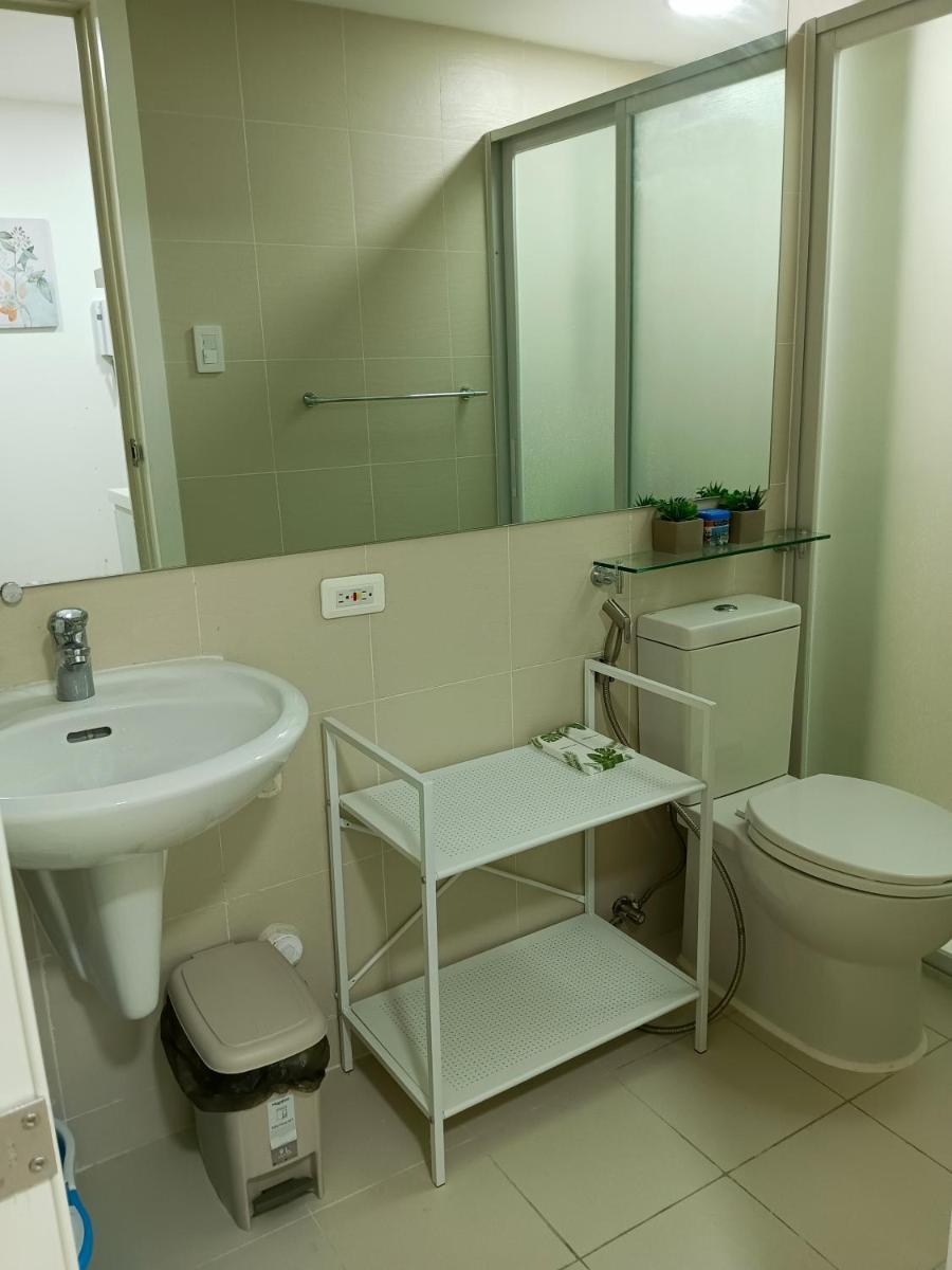 NCalm Azure North Staycation - Housity