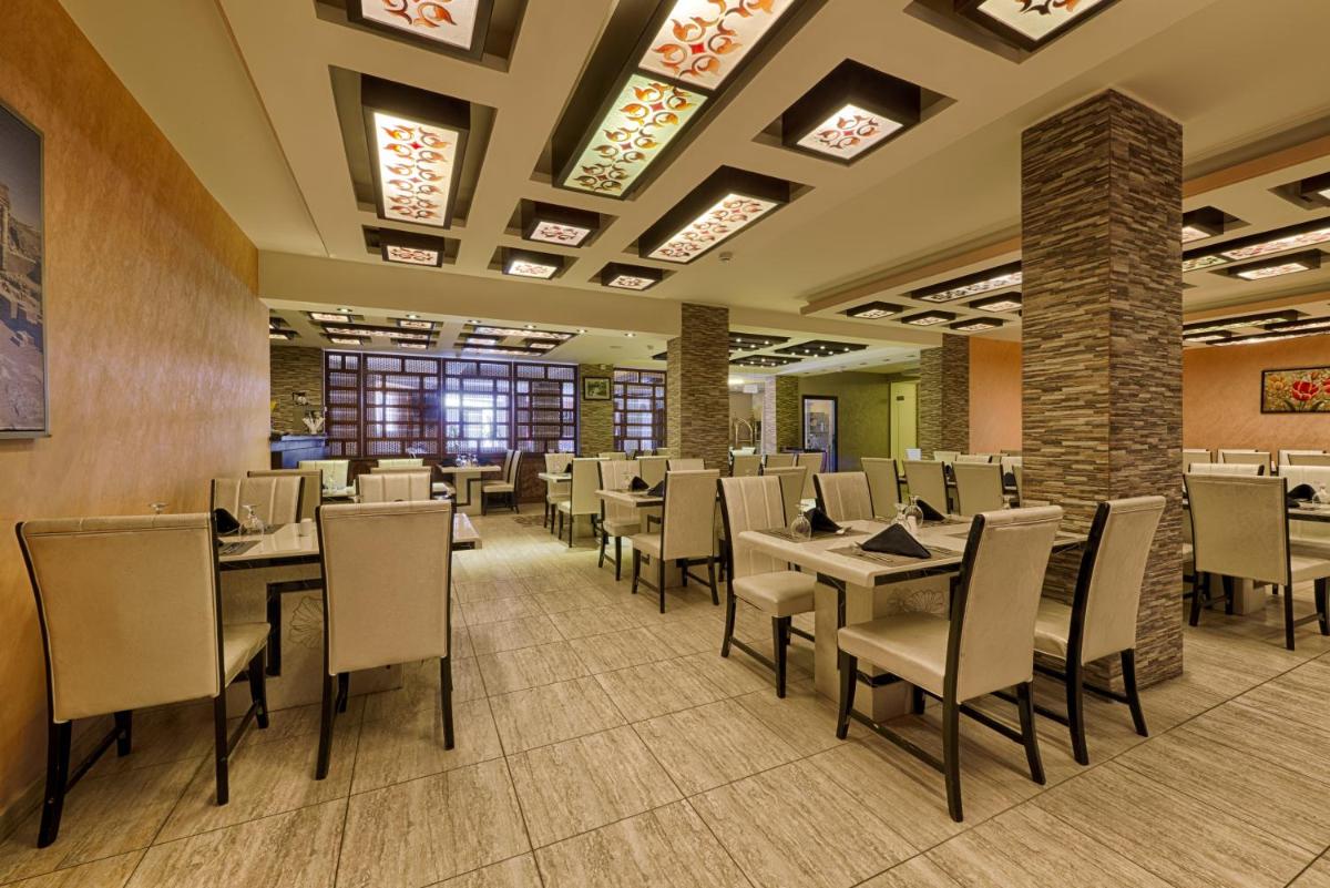 Seven Wonders Hotel - Housity