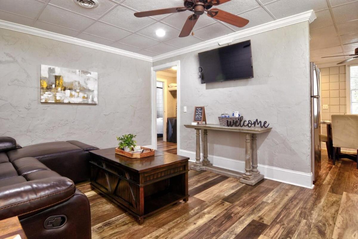 Comfortable Cottage on the Blue Mile - Close to GSU! - Housity
