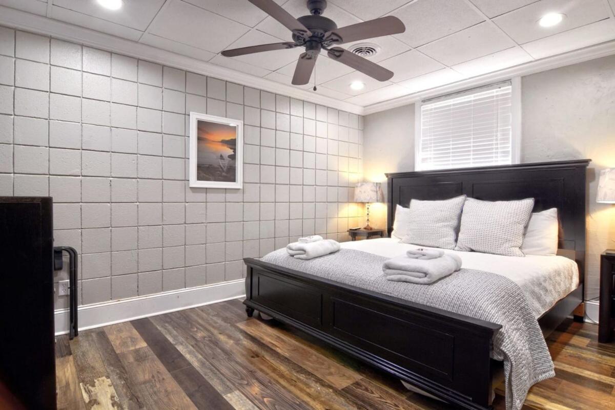 Comfortable Cottage on the Blue Mile - Close to GSU! - Housity