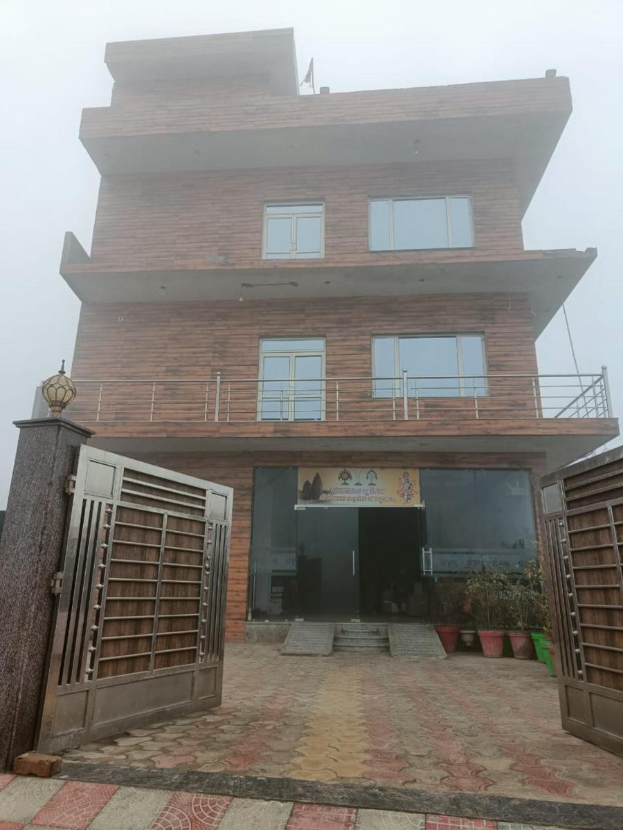 Priyakant inn - Housity