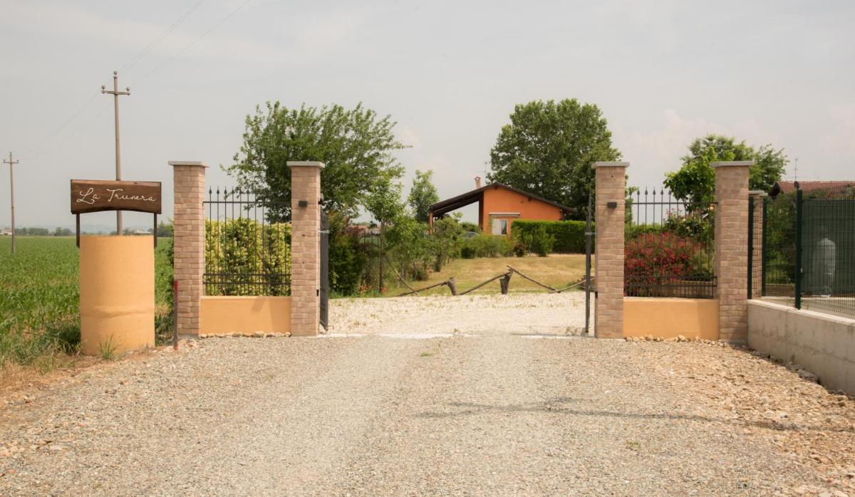La Trunera Guest House - Housity