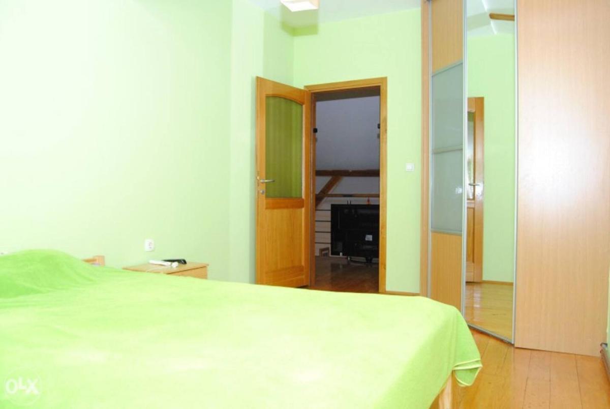 Spacious modern house in Sarajevo with parking. - Housity