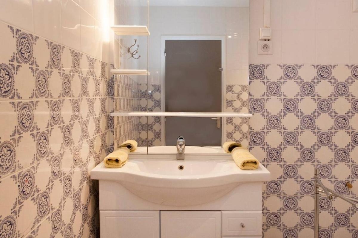 Maison de 2 chambres avec piscine privee jacuzzi et terrasse a Santa Maria di Lota a 1 km de la plage - Housity