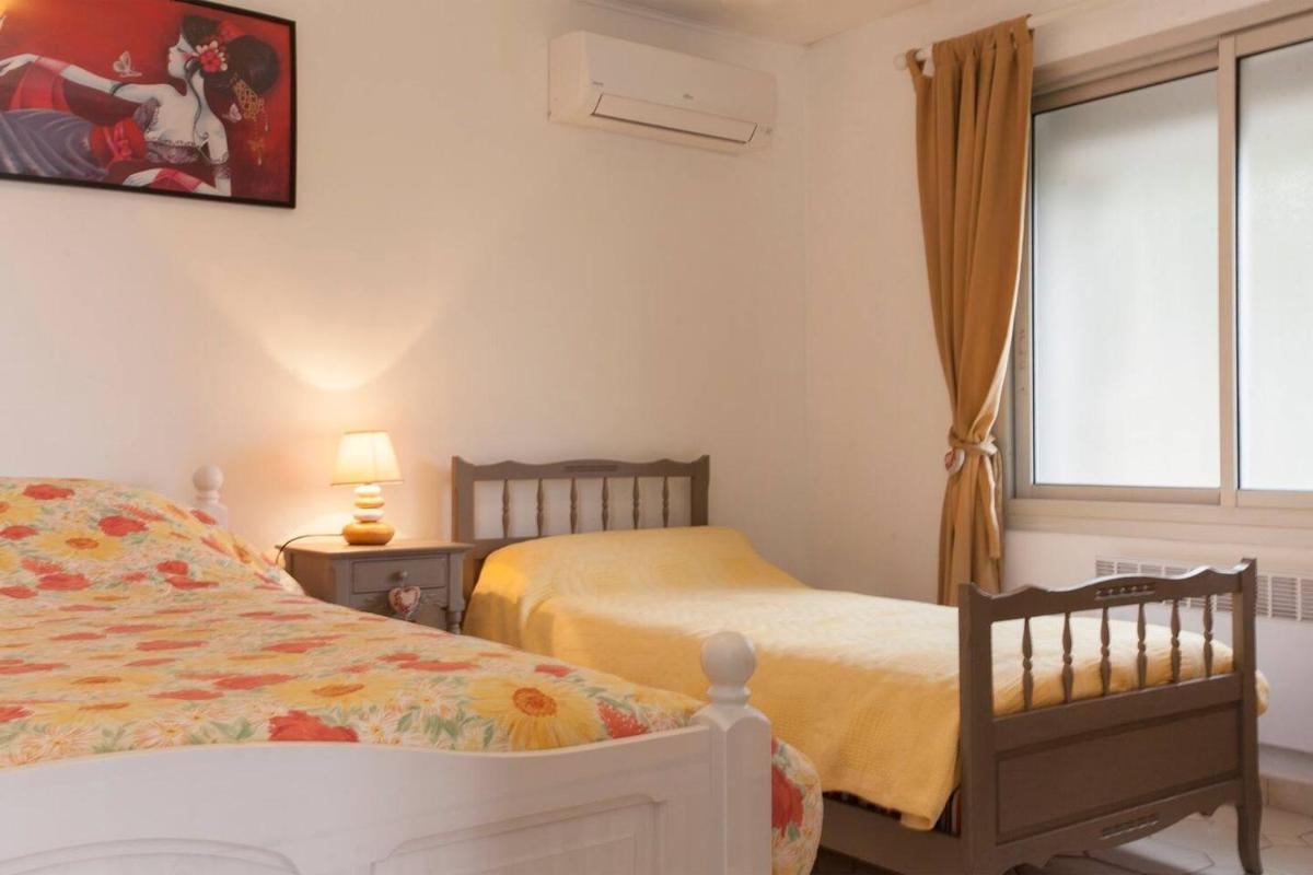 Maison de 2 chambres avec piscine privee jacuzzi et terrasse a Santa Maria di Lota a 1 km de la plage - Housity