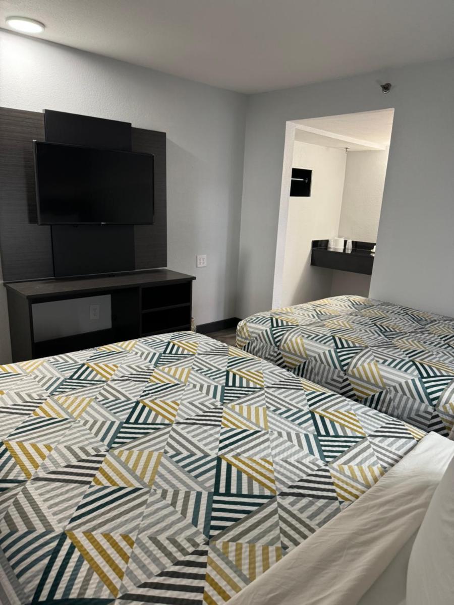 Motel 6-Bradenton, FL - Housity