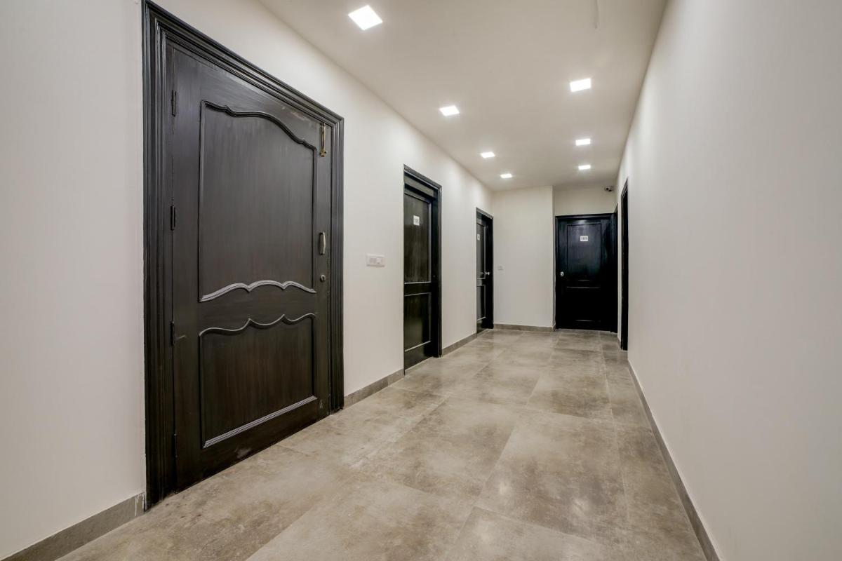 OYO Bhera Residency Near Peera Garhi Metro Station - Housity