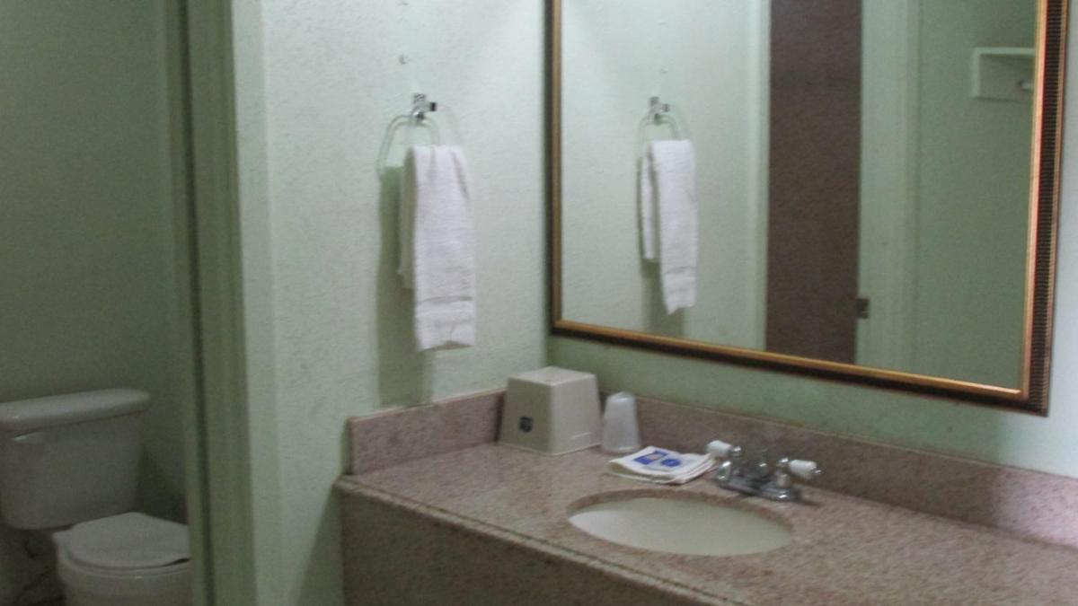 Sportsman's Motel - Housity