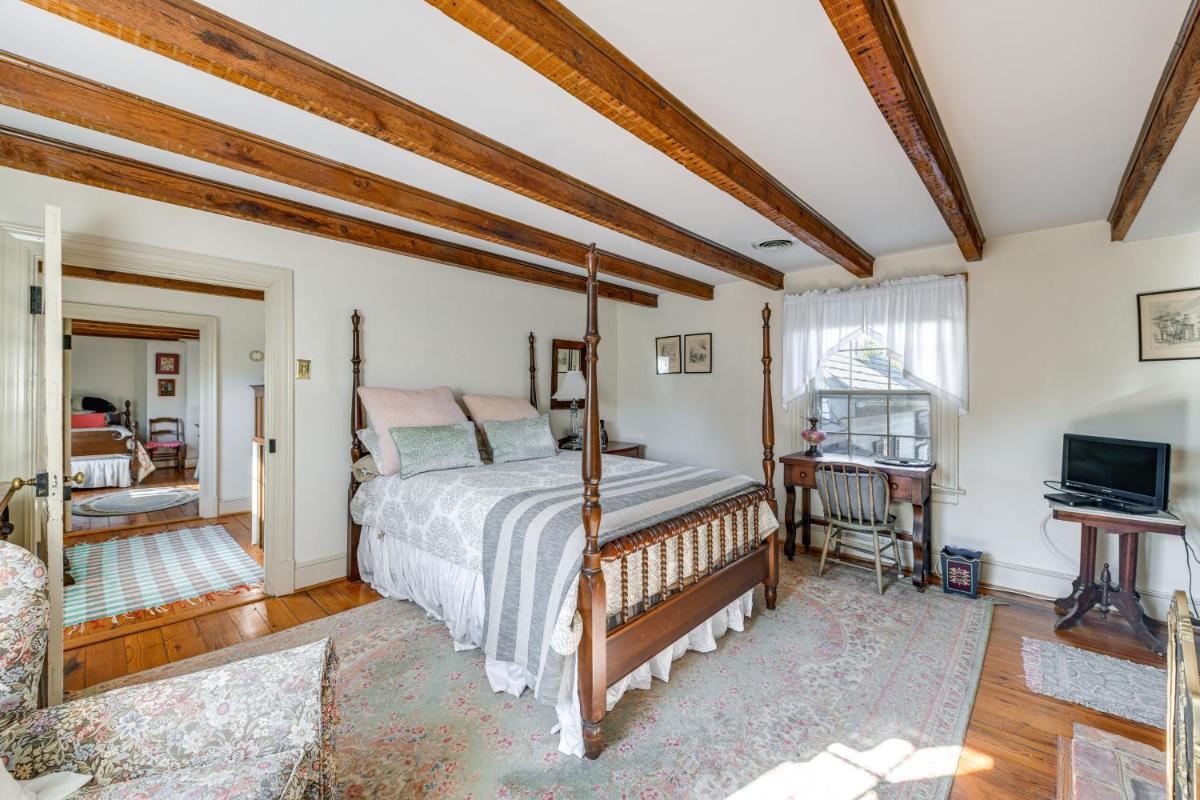 Terre Haute Manor Farmhouse with Gardens and Deck! - Housity