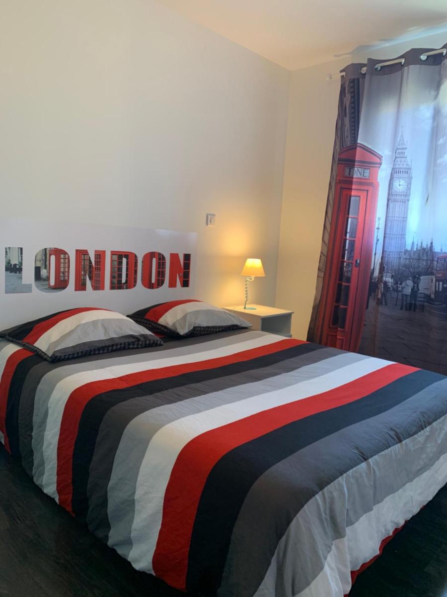 Complexe 10 personnes piscine chauffée privée et jacuzzi - Housity