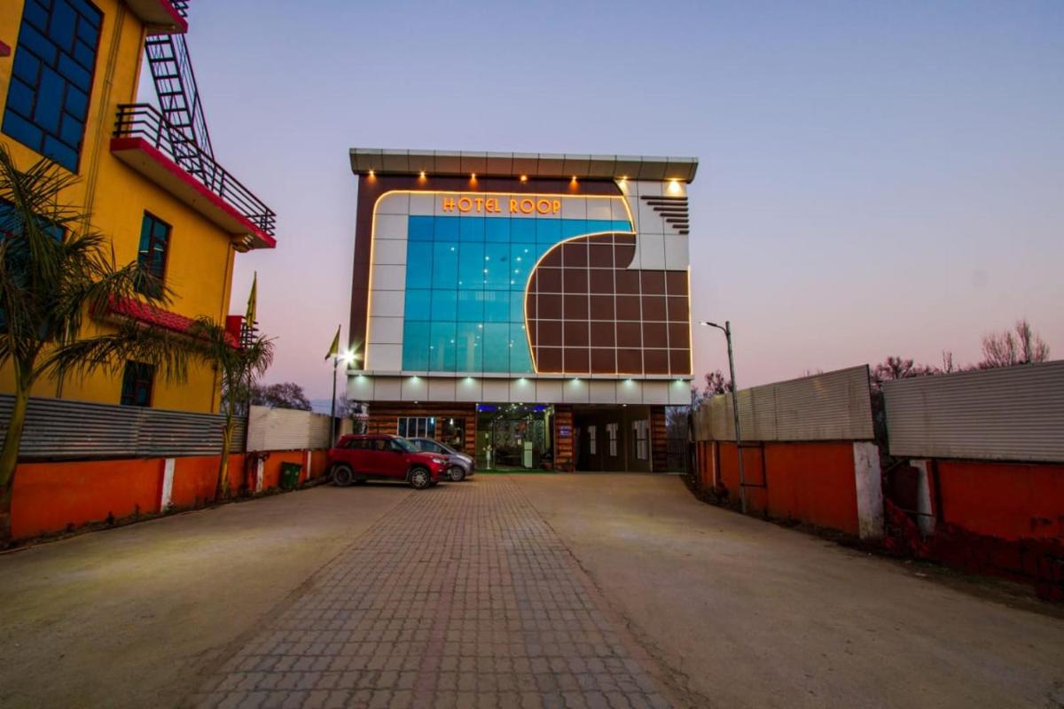 Hotel Roop - Housity
