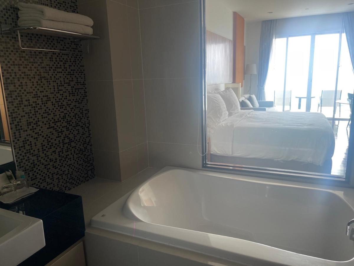 ไวท์ แซนด์ บีช เรสซิเดนซ์ พัทยา(White Sand Beach Residences Pattaya) - Housity