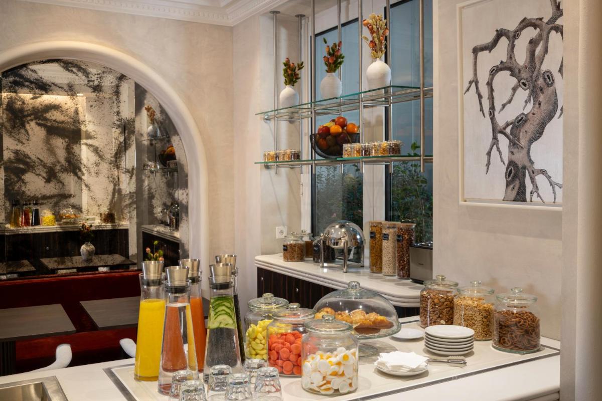 Nourriture dans l'hôtel ou à proximité