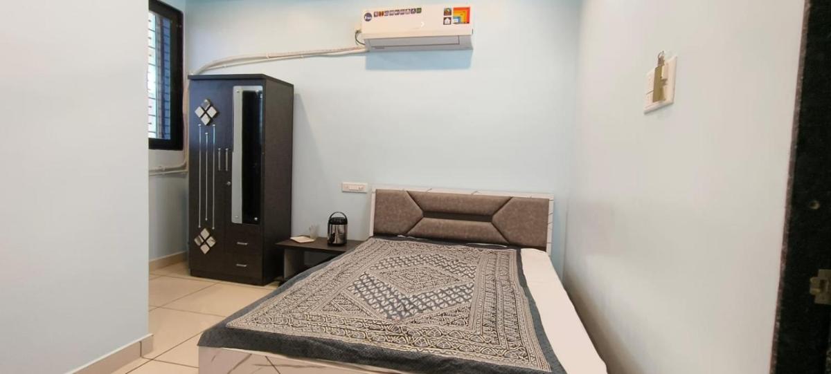 Hotel Arjun Palace - Housity