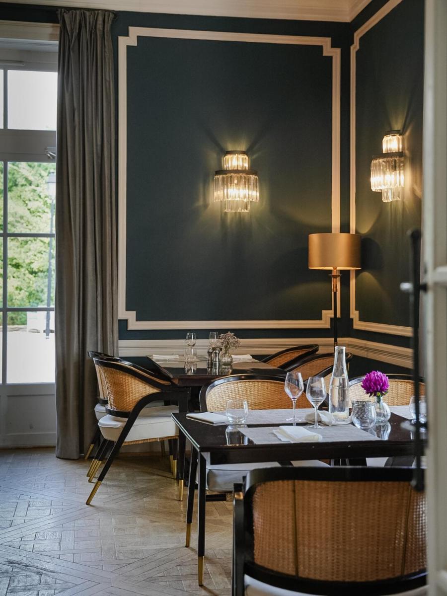 Coin salon dans l'établissement Château St Pierre de Serjac