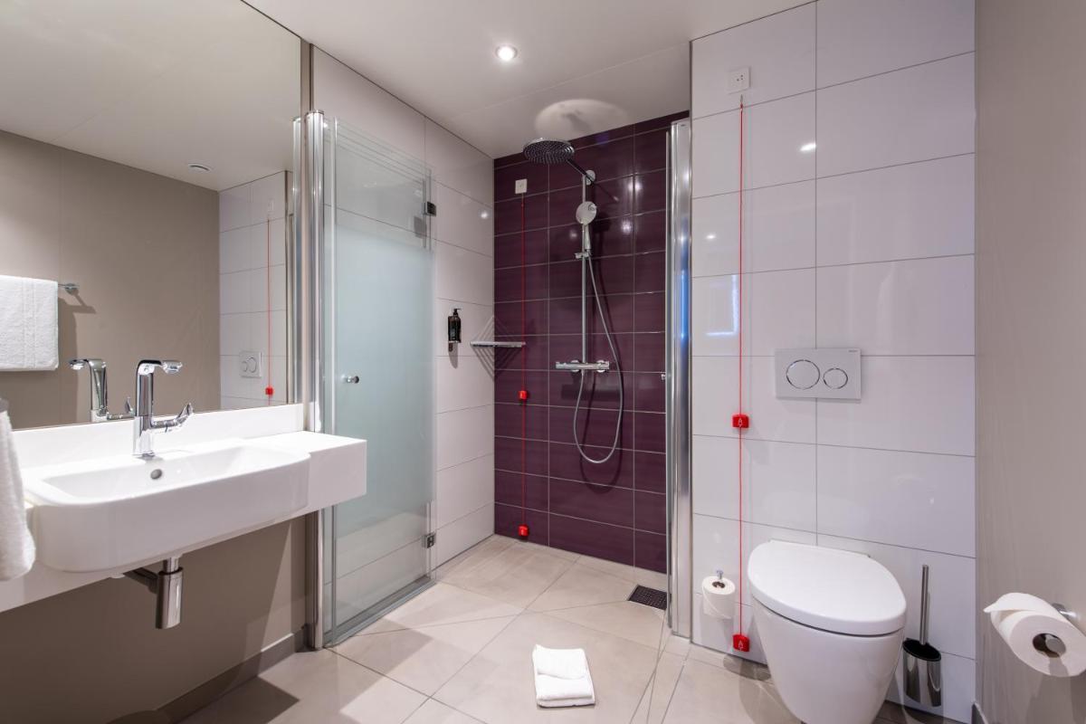 Premier Inn Hamburg St. Pauli - Housity