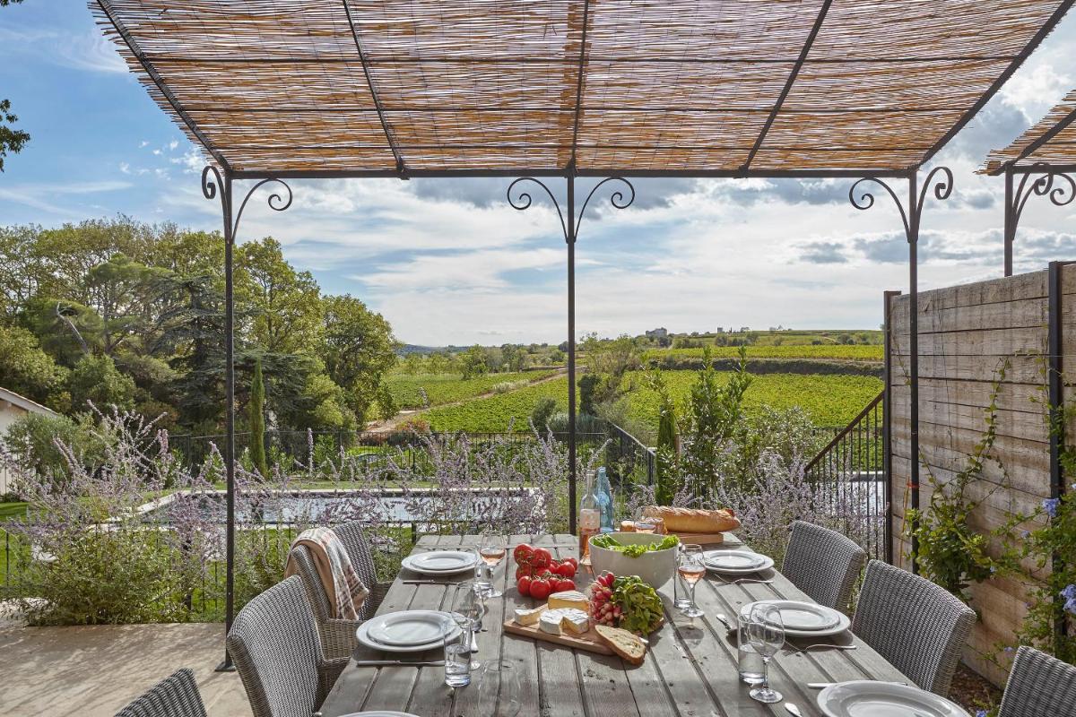 Balcon ou terrasse dans l'établissement Château St Pierre de Serjac