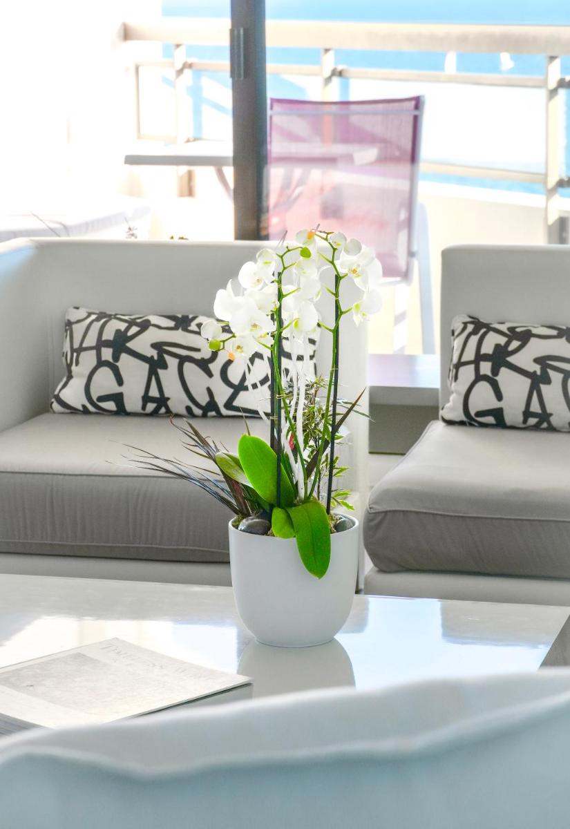 Coin salon dans l'établissement Pullman Cannes Mandelieu