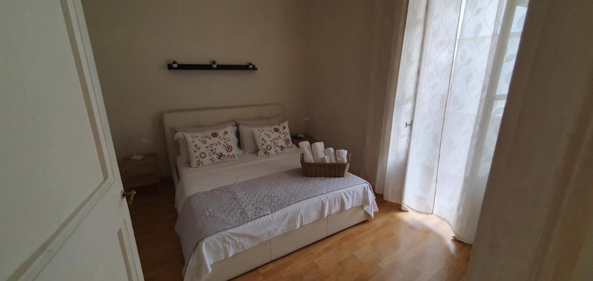 Rome Apartment Colosseo S 1 Floor - Housity
