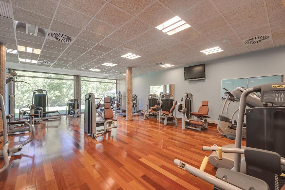 Gimnasio o instalaciones de fitness de Hotel & Spa Monasterio de Boltaña