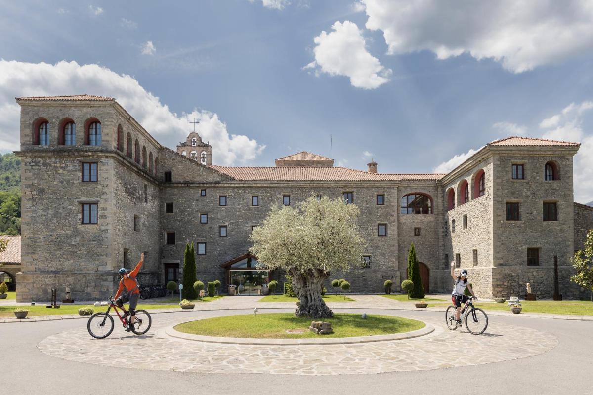 Montar en bicicleta en Hotel & Spa Monasterio de Boltaña o alrededores