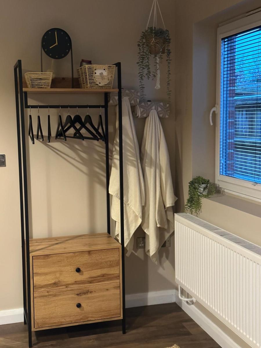 The Cwtch,Self Contained Coastal Annex Freshwater - Housity