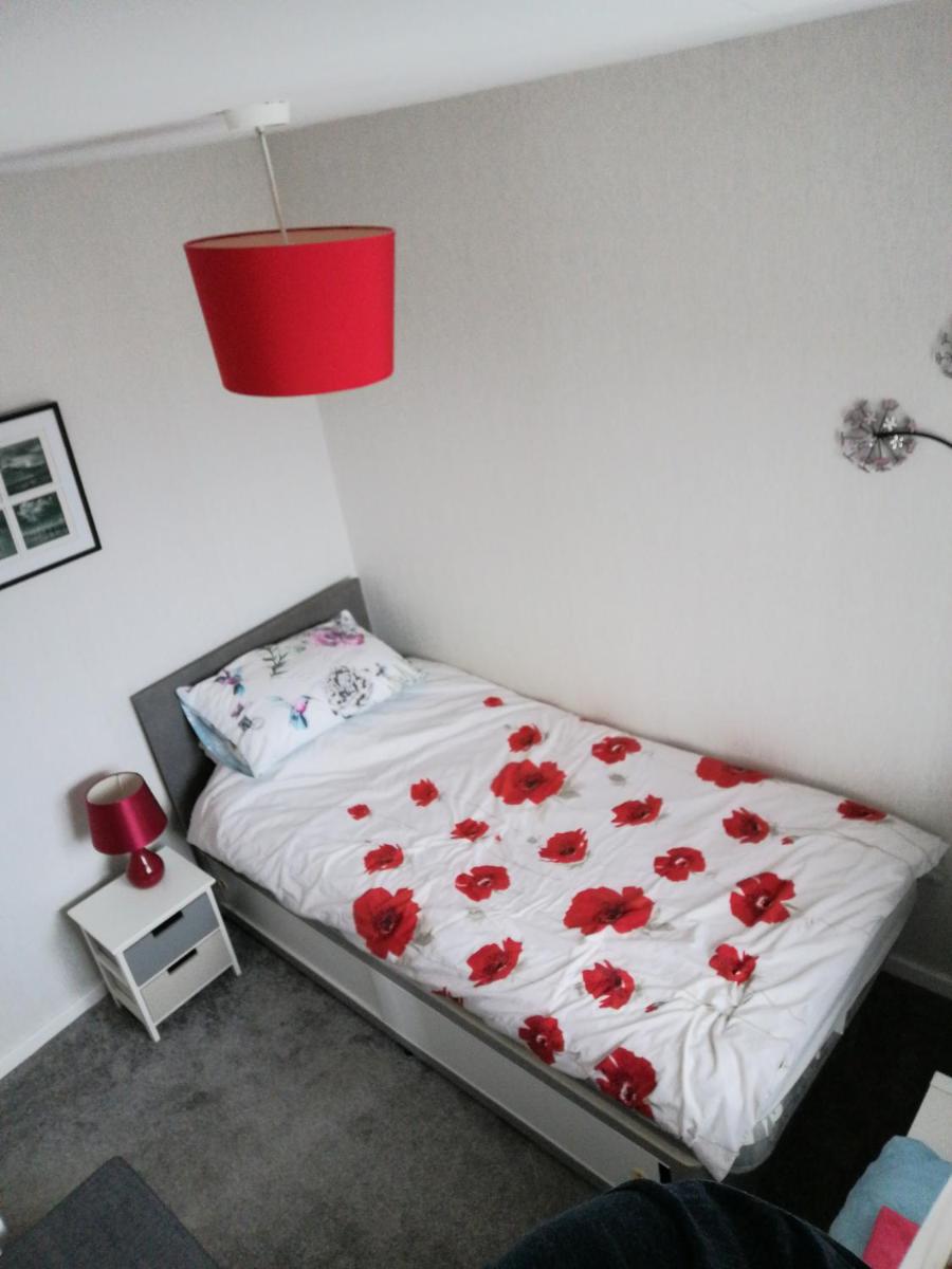 44 Lawford Close - Housity