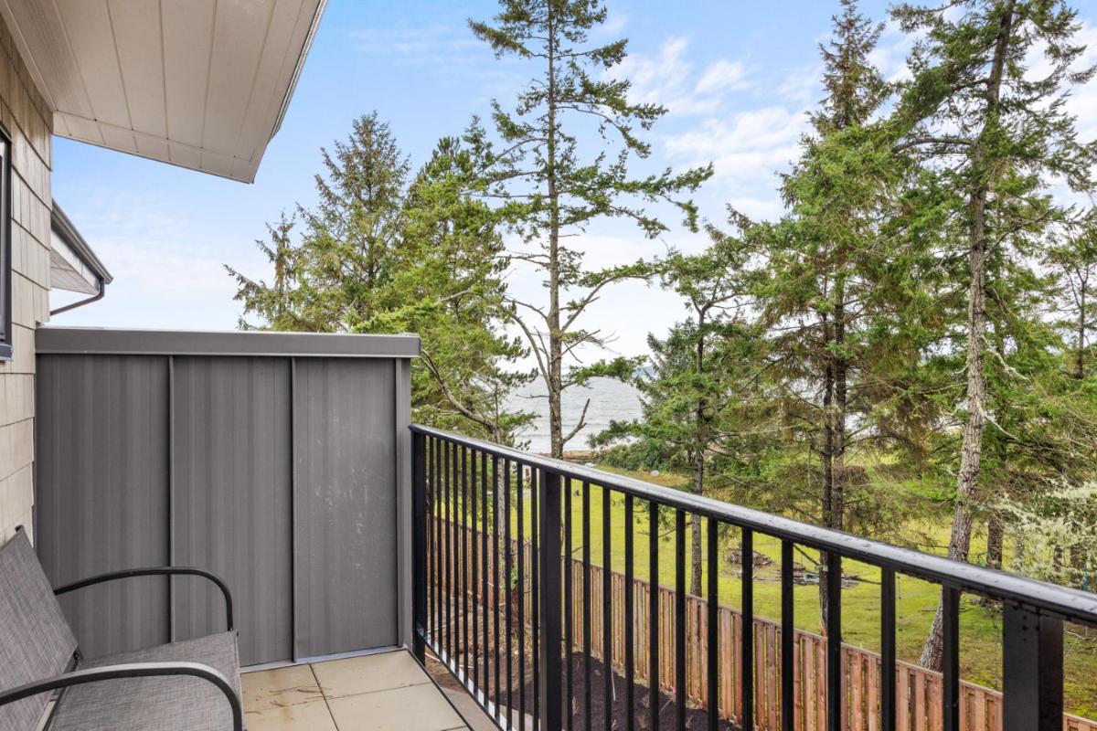 Seas The Day Saratoga at THE BEACH HOUSE - Housity