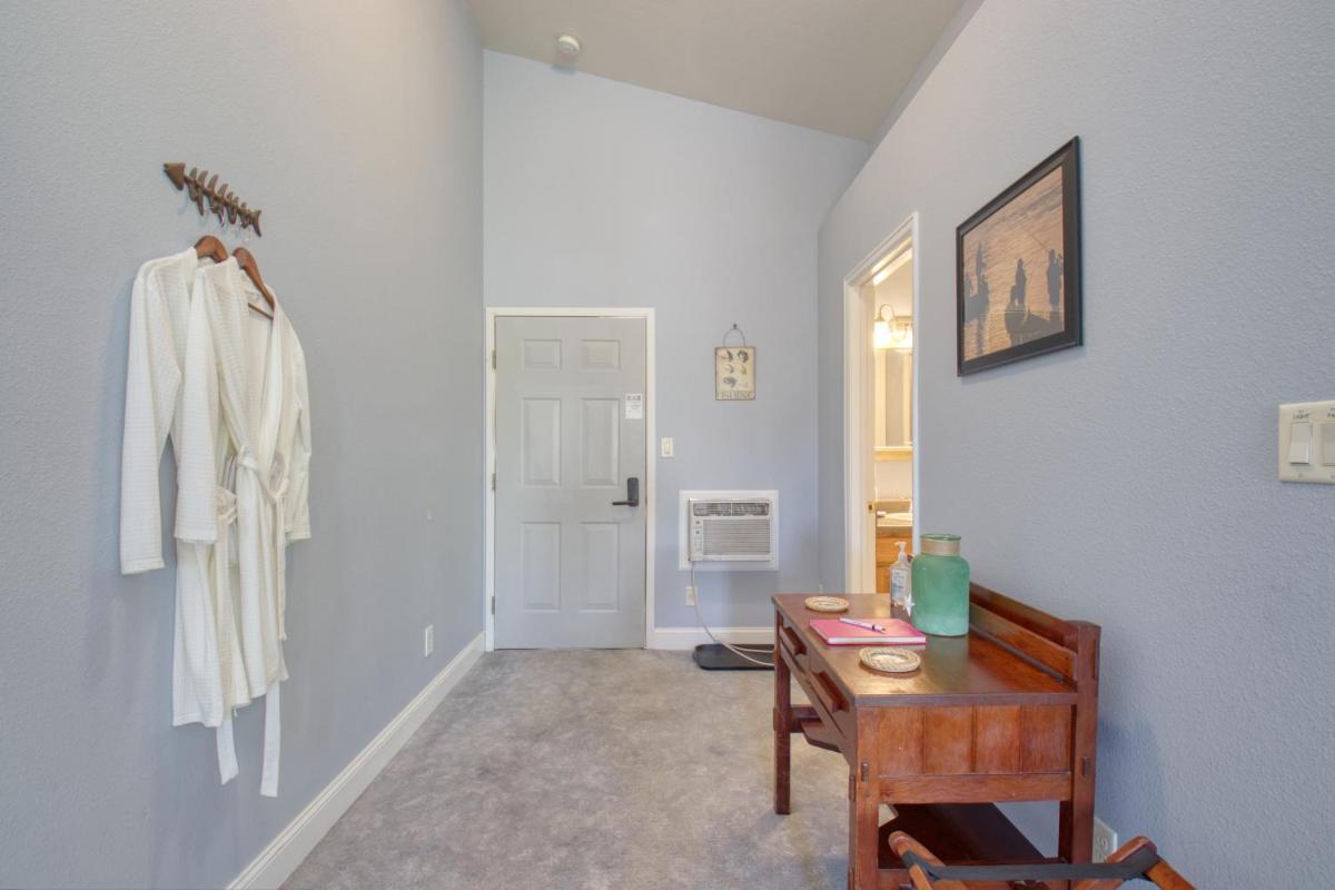 Castle Creek Manor - Housity