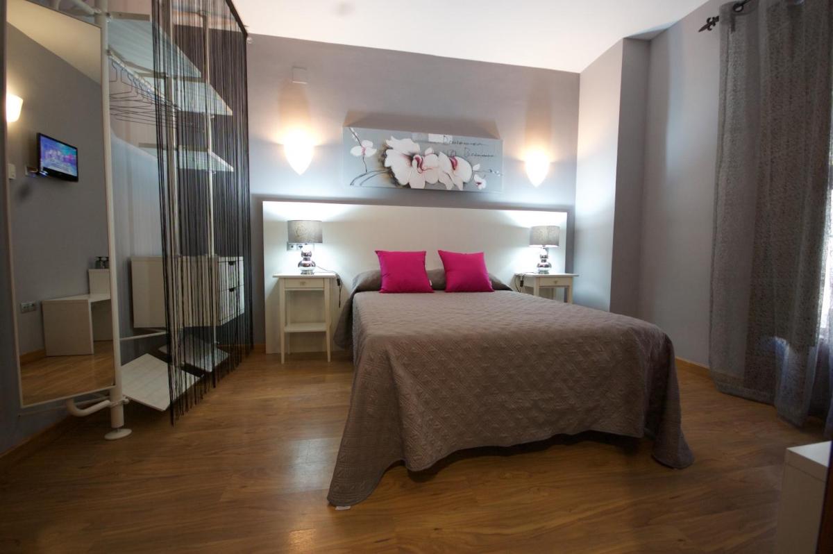 Hotel Hc Zoom - Housity