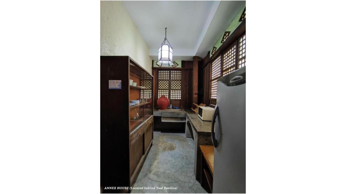 Paradores Del Castillo - Housity