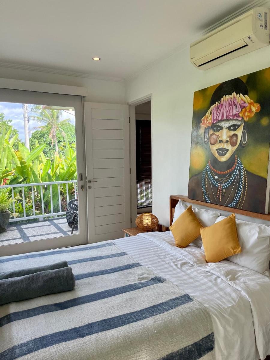 Private suite in a kids friendly big shared villa in Canggu - Housity
