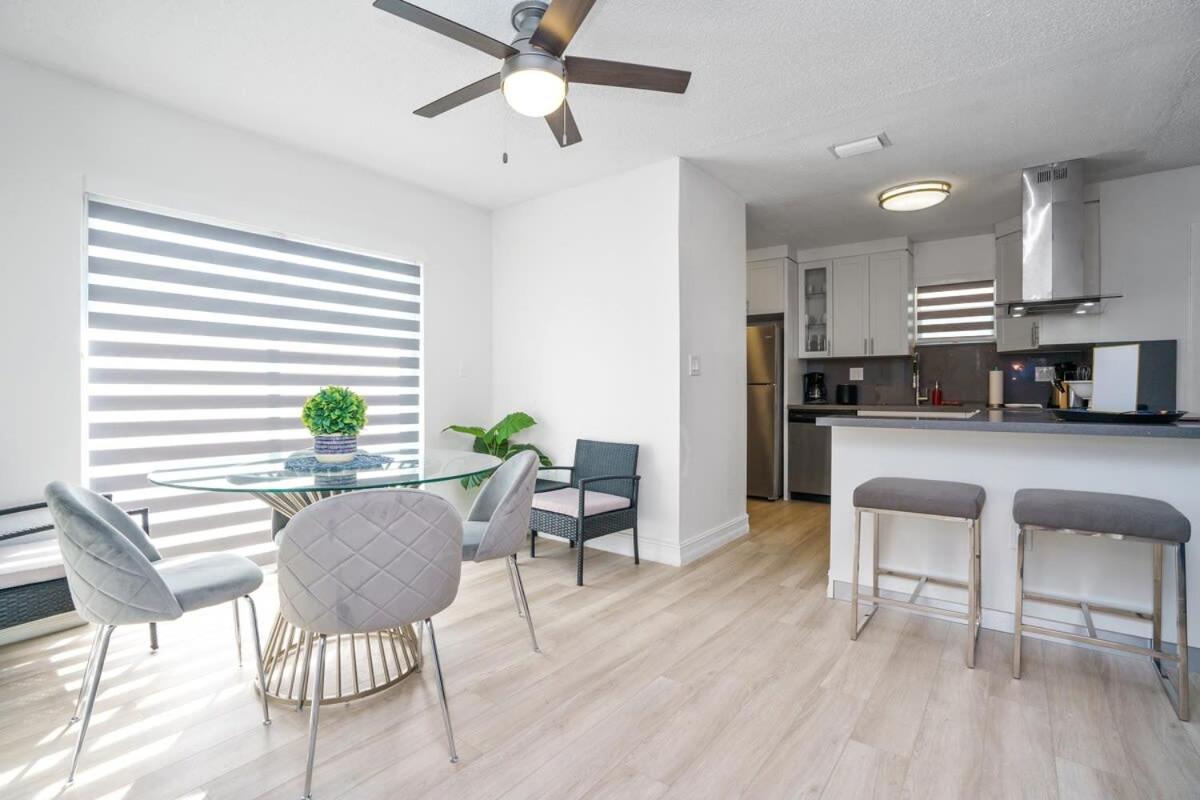 Blue Door Duplex Renovated Parking and Designed - Housity