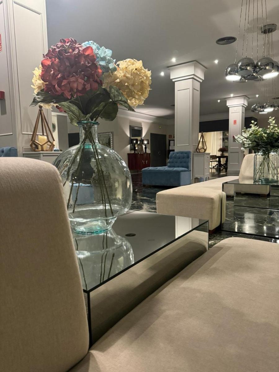Hotel RL Anibal - Housity
