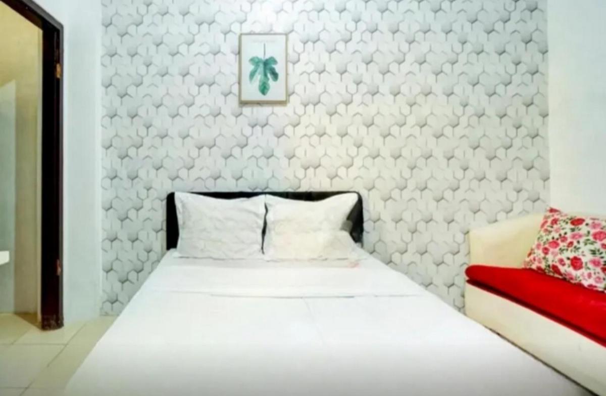 RedDoorz near Plaza Araya Malang - Housity
