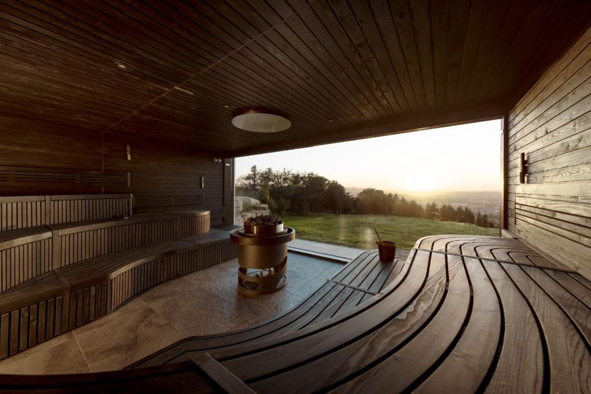 Ein Balkon oder eine Terrasse in der Unterkunft Burghotel Staufeneck
