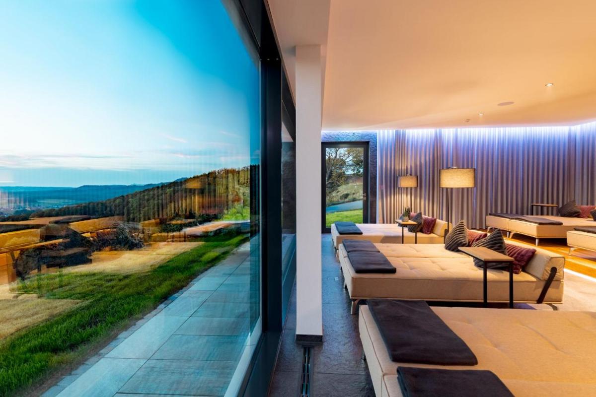 Ein Sitzbereich in der Unterkunft Burghotel Staufeneck