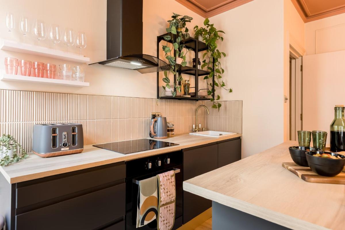 Stylish Central Apartment - Housity