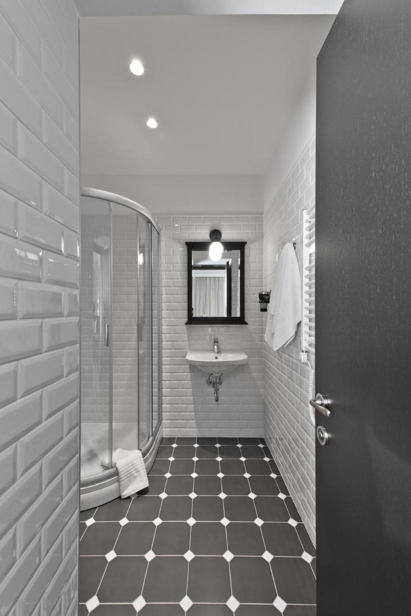 15th Avenue - Housity