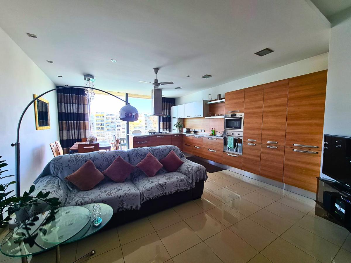 2 Bedroom Seafront Duplex Penthouse in the heart of Spinola Bay - Housity