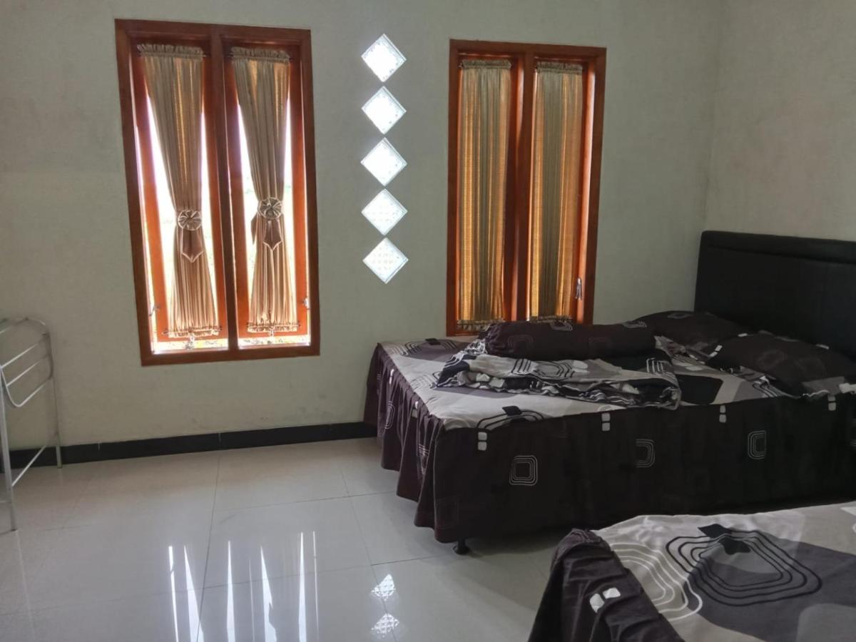 AAA, Astungkara, Amazing Bromo Villa, Managed by Triple A Tour, Additional Bromo Jeep Tour and Airport Shuttle - Housity