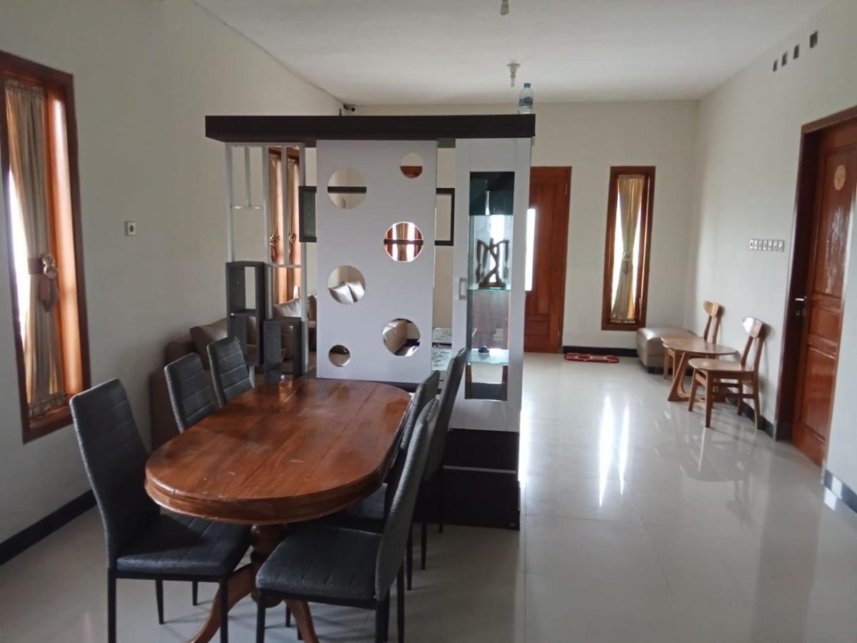 AAA, Astungkara, Amazing Bromo Villa, Managed by Triple A Tour, Additional Bromo Jeep Tour and Airport Shuttle - Housity