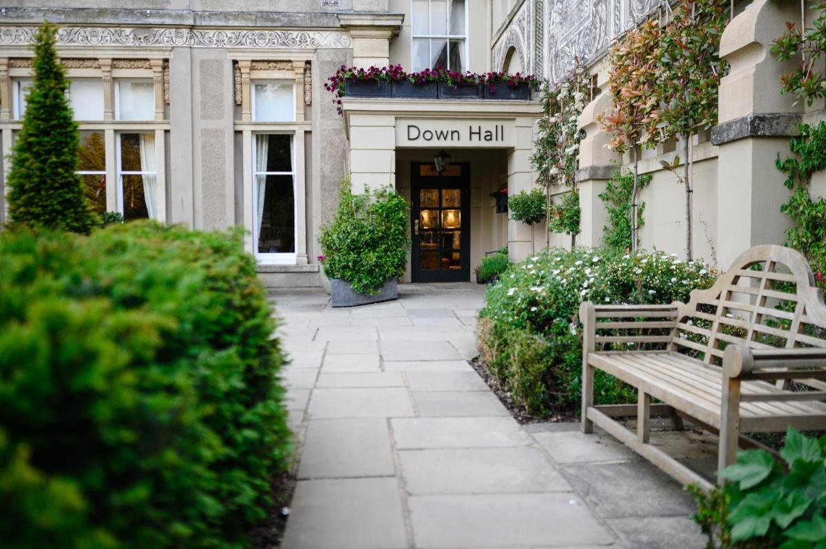 Down Hall Hotel - Housity