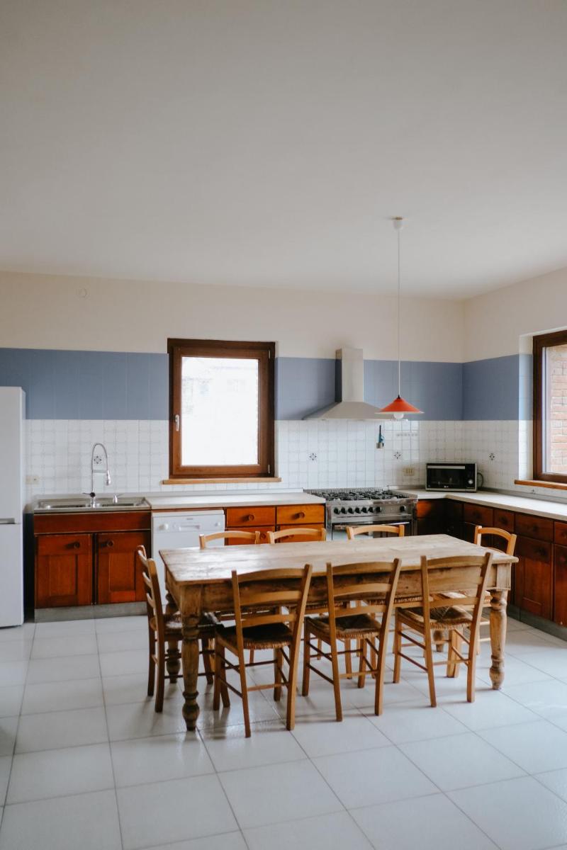 Adagio House - Housity