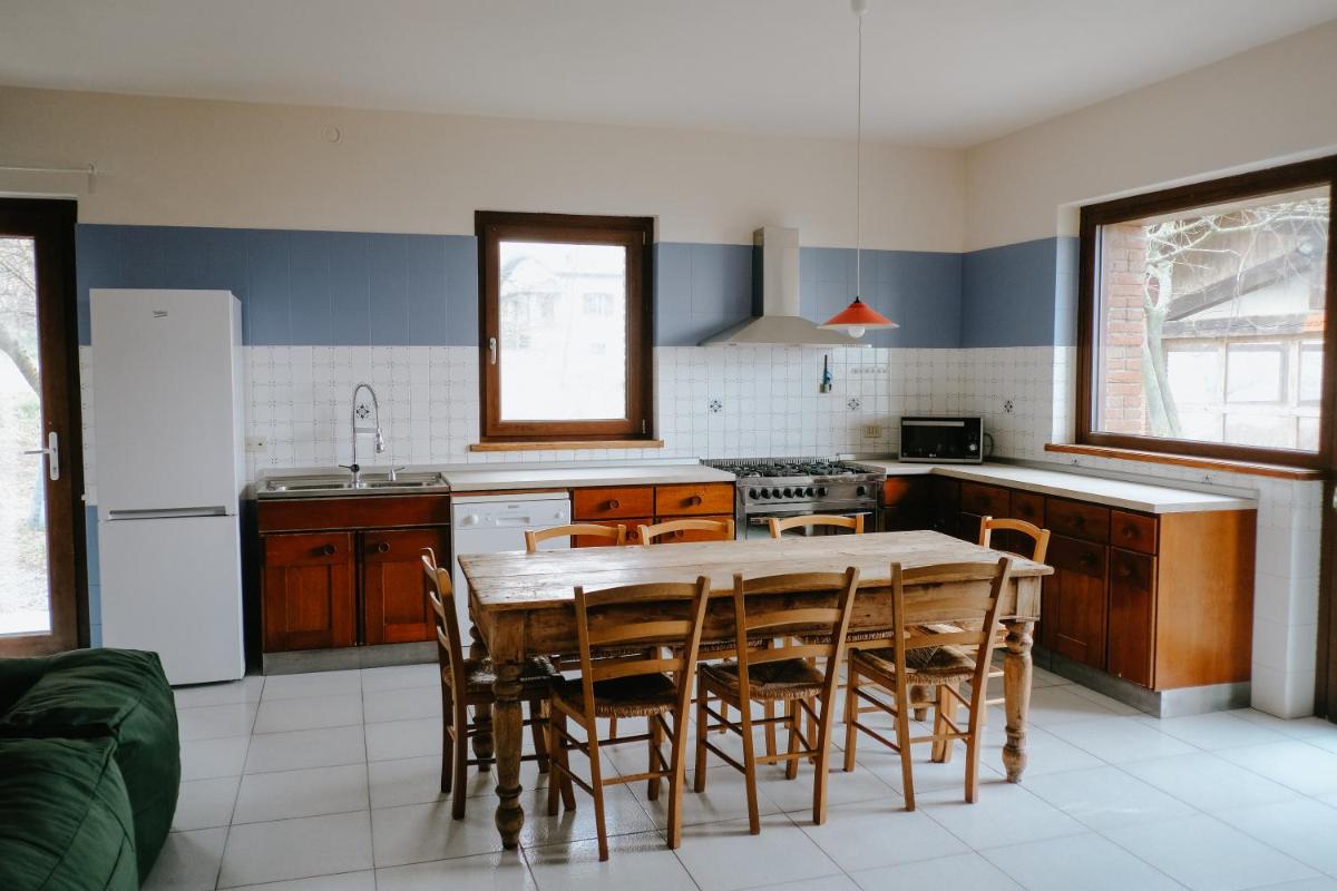 Adagio House - Housity