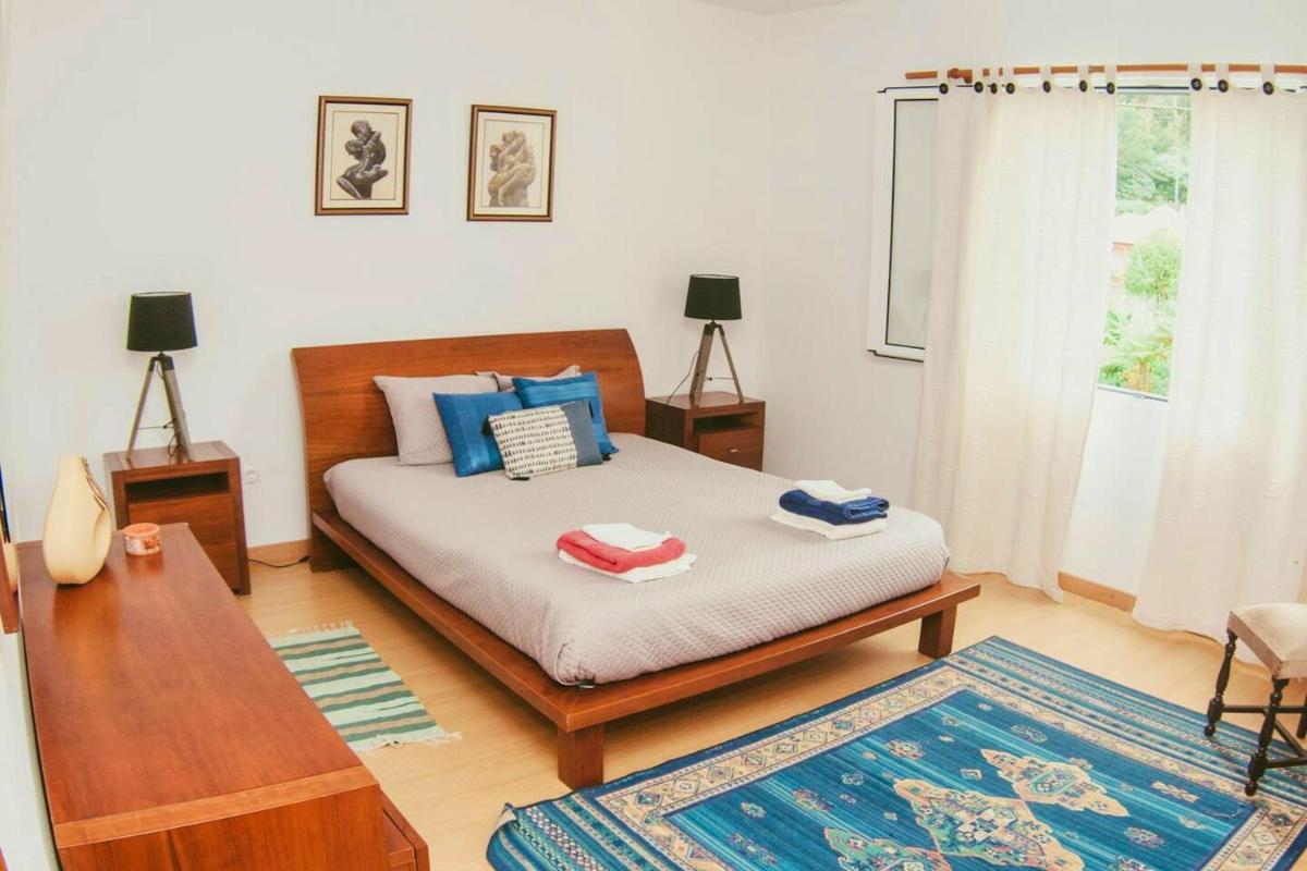 Spacious House in Santana with Terrace and Parking Included - Housity