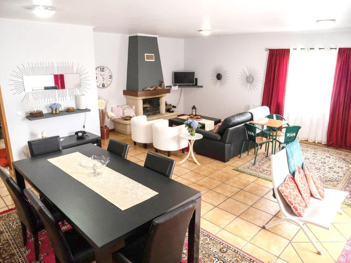 Spacious House in Santana with Terrace and Parking Included - Housity