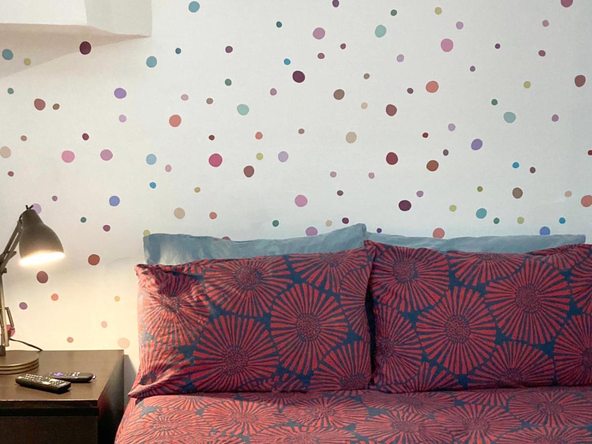 An independent beach retreat steps from the lake and right in the city - Housity